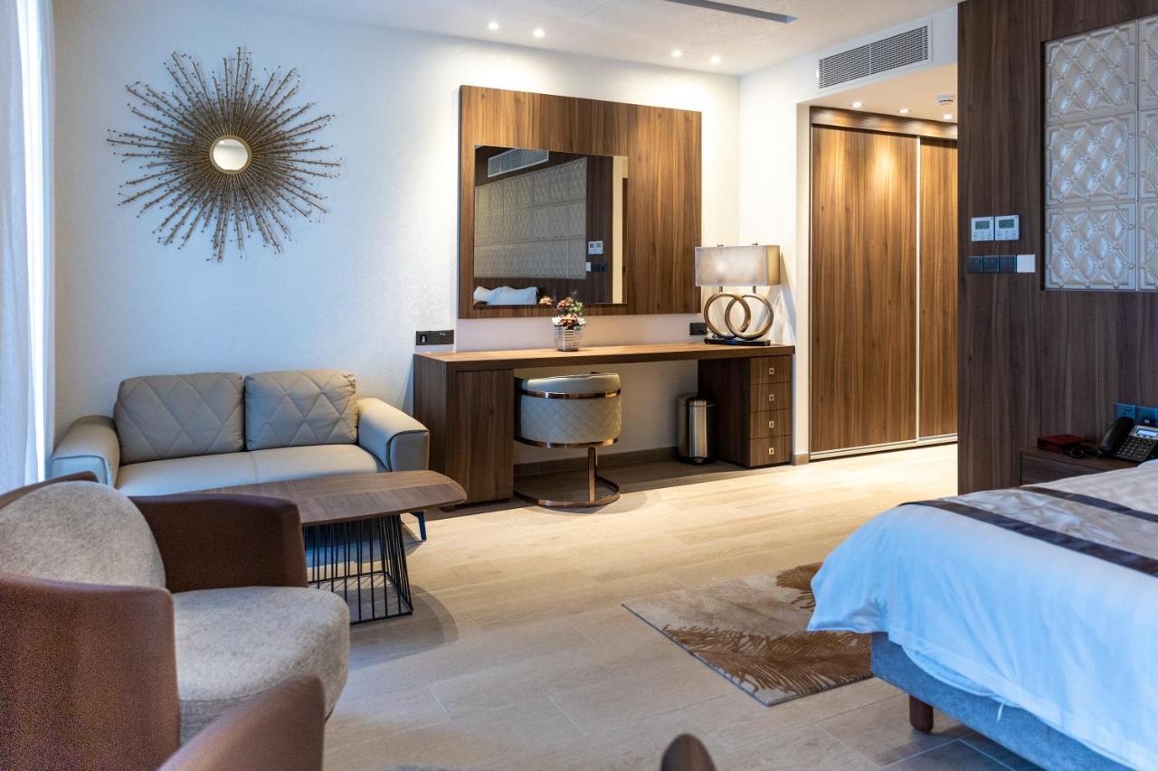 Leonardo Boutique Hotel Larnaca Luaran gambar